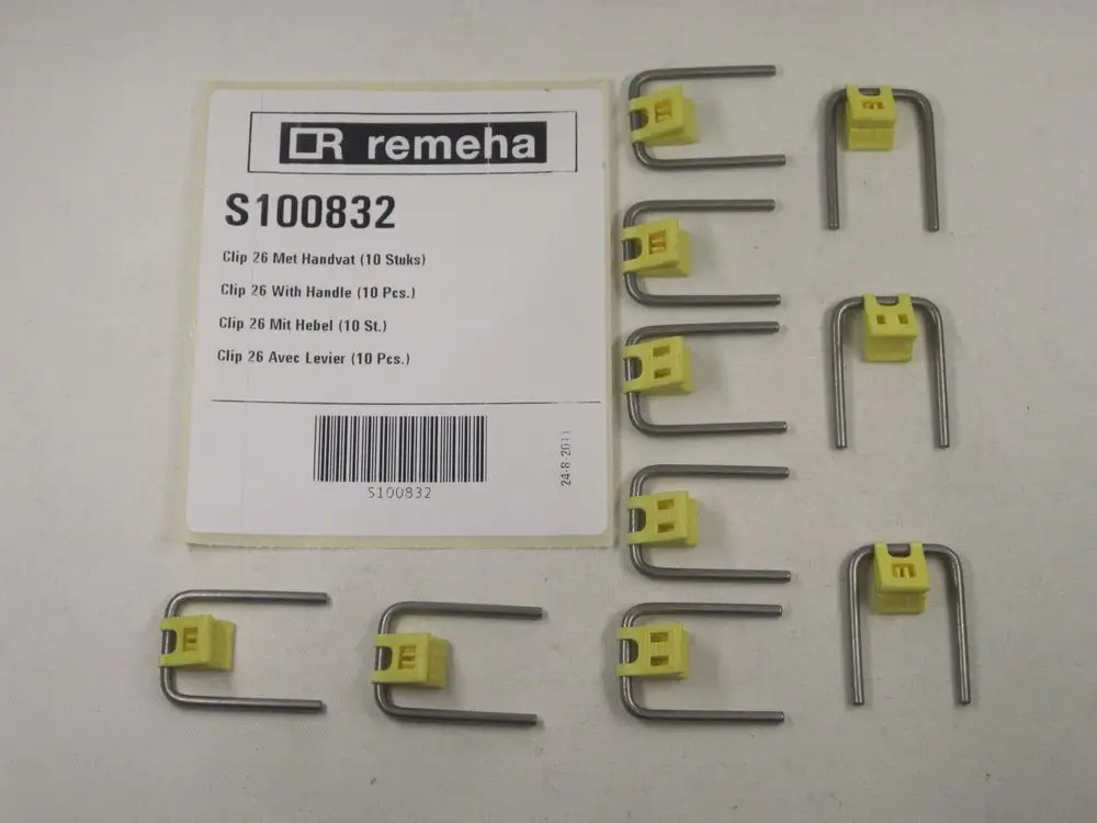 Mehrere Metallschalen mit gelben Kunststoffhaltern, die zur Befestigung geeignet sind. Verpackt von Remeha, insgesamt zehn Clips sind abgebildet.